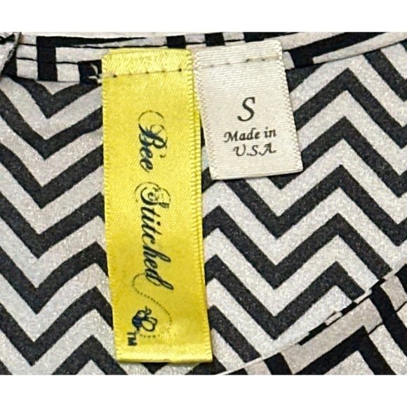 Bee Stitched Brand Chevron Blouse Black & White 100% Polyester Women Size Small - Picture 6 of 14
